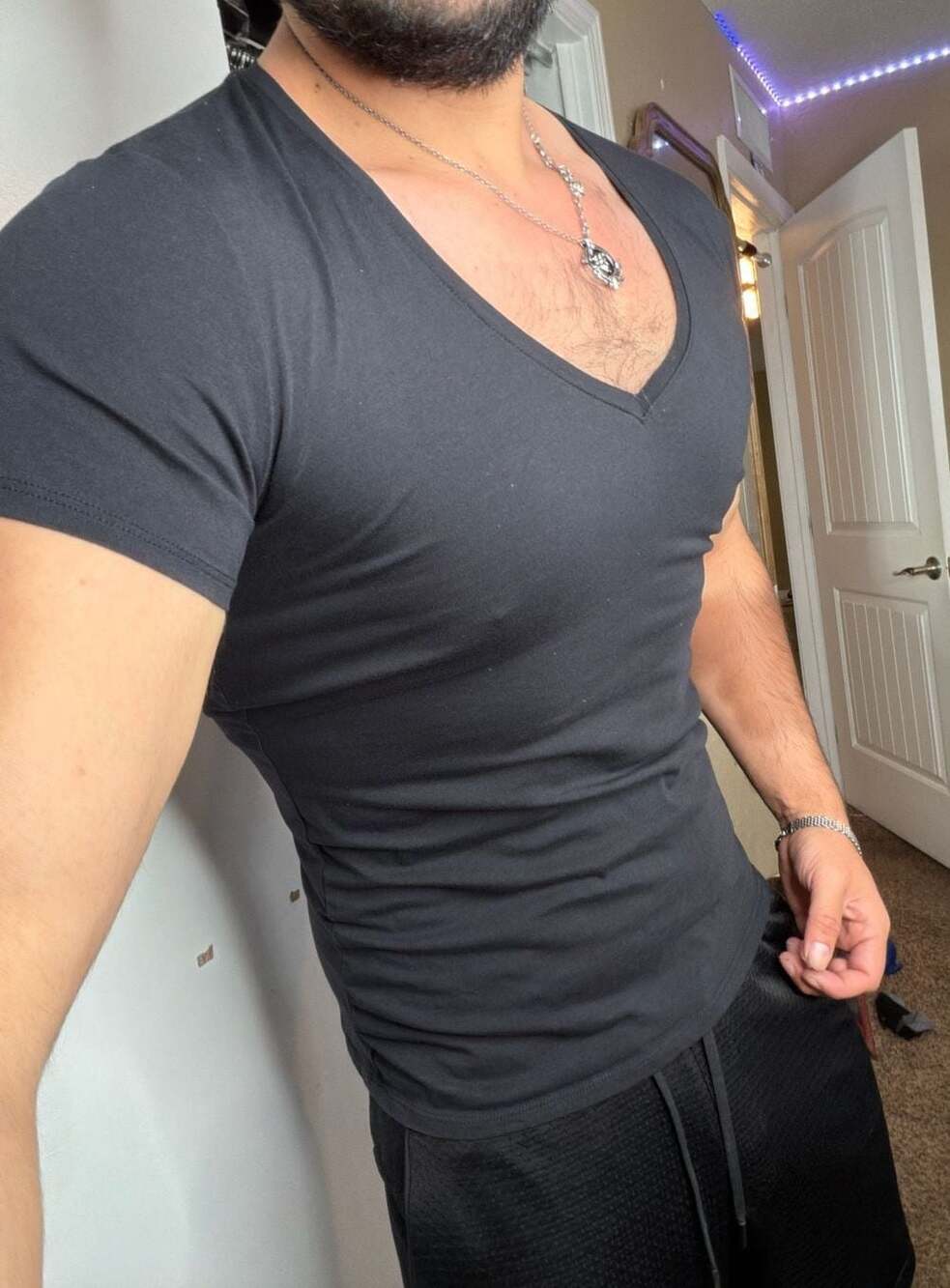 Men's Black V-Neck Short Sleeve Tee
